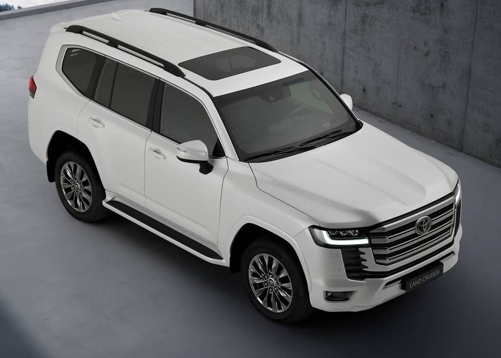 Prices and Specifications for Toyota Land Cruiser VXR 3.5L 2022 in